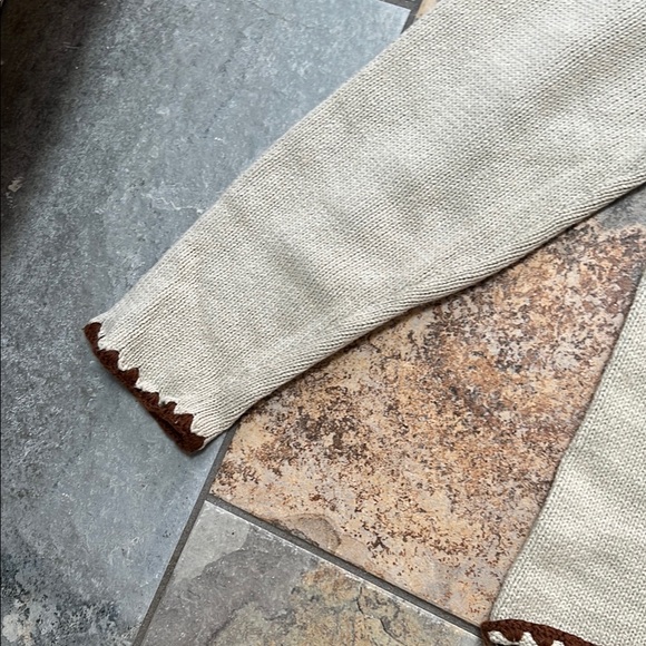 Cream and Brown Crew Neck Sweater with Horse Design - Picture 6 of 10